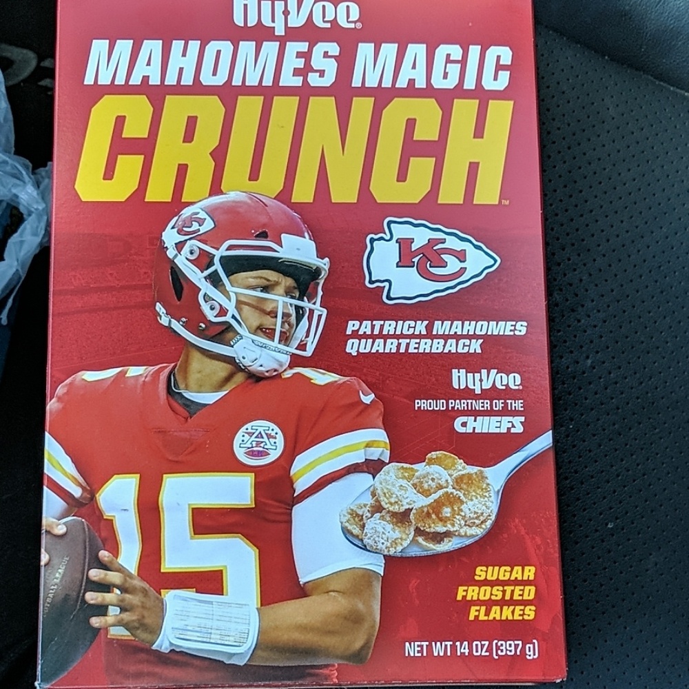 Hy-Vee Mahomes Magic Crunch 1box  Chiefs MVP